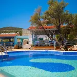 Asfiya Sea View Hotel *