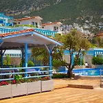 Asfiya Sea View Hotel *